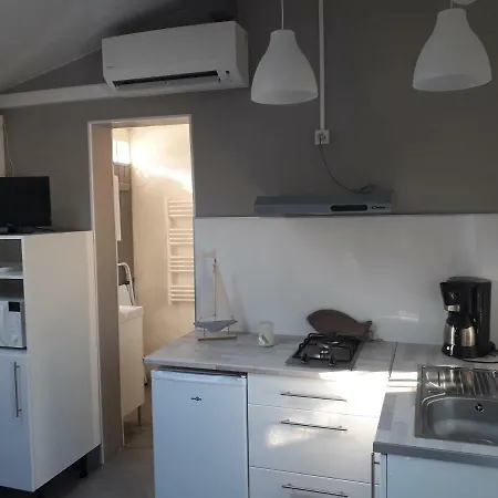 Apartament Joli Petit Studio Tout Equipe *